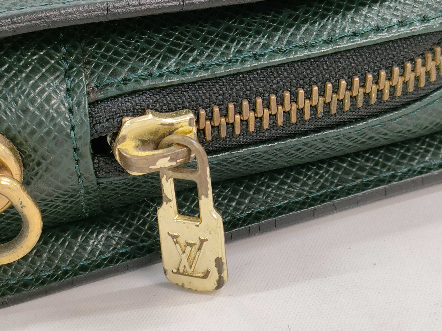 LOUIS VUITTON Taiga M30184 Baikal Second Bag