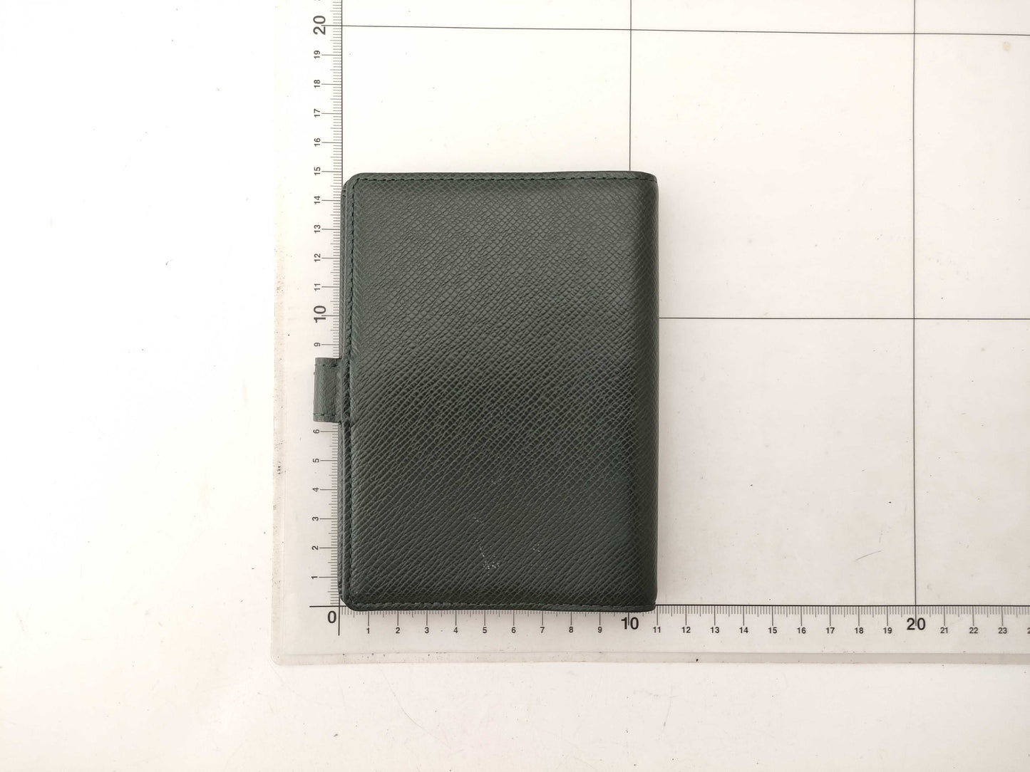 LOUIS VUITTON Taiga Agenda Planner Cover