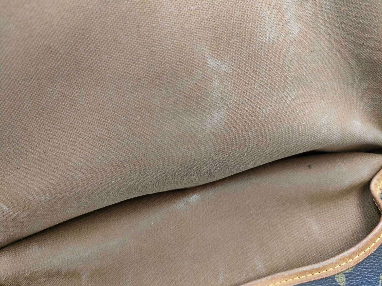 LOUIS VUITTON Monogram M42256 Saumur 30 Shoulder Bag