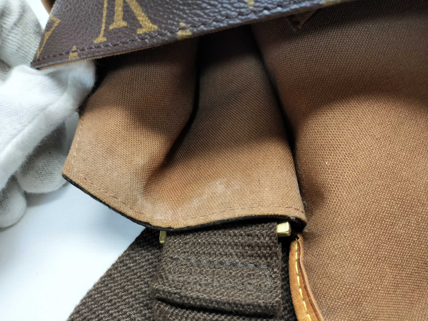 LOUIS VUITTON DU0046 Monogram Messenger Shoulder Bag