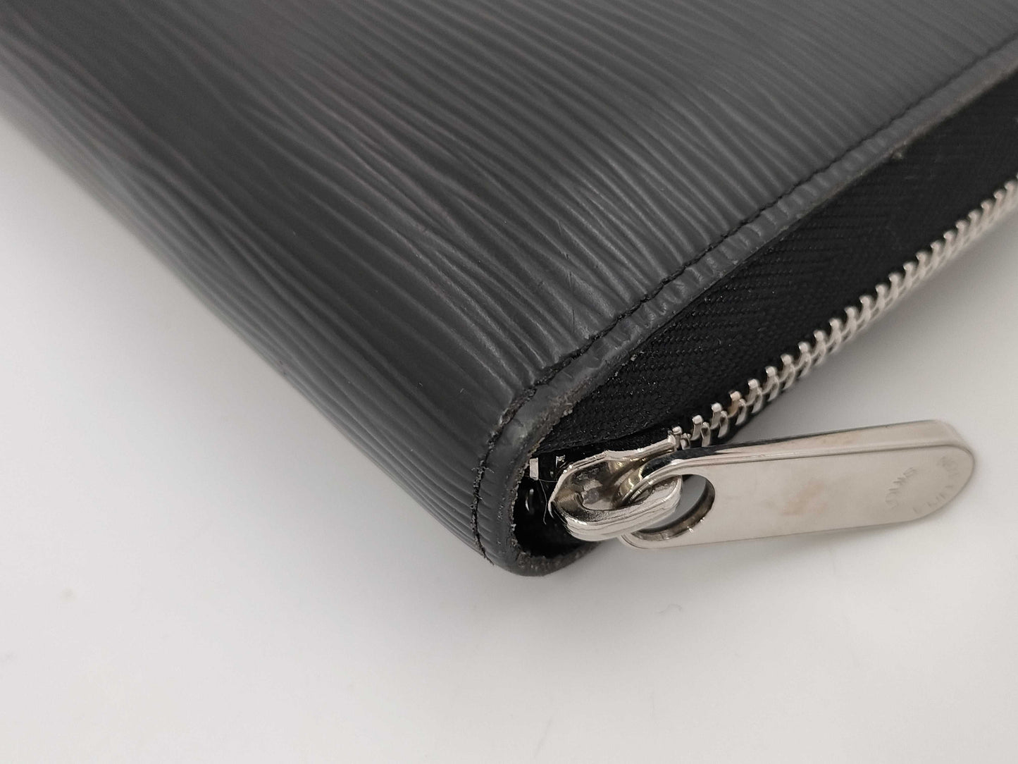 LOUIS VUITTON Epi Zippy Compact Wallet