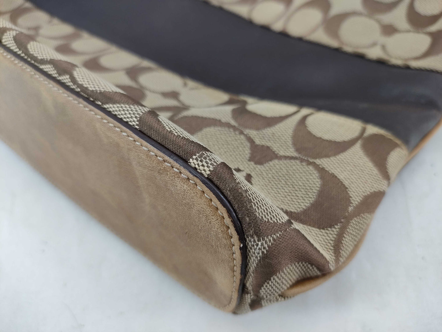 COACH Signature 7077/6072 Shoulder Bag