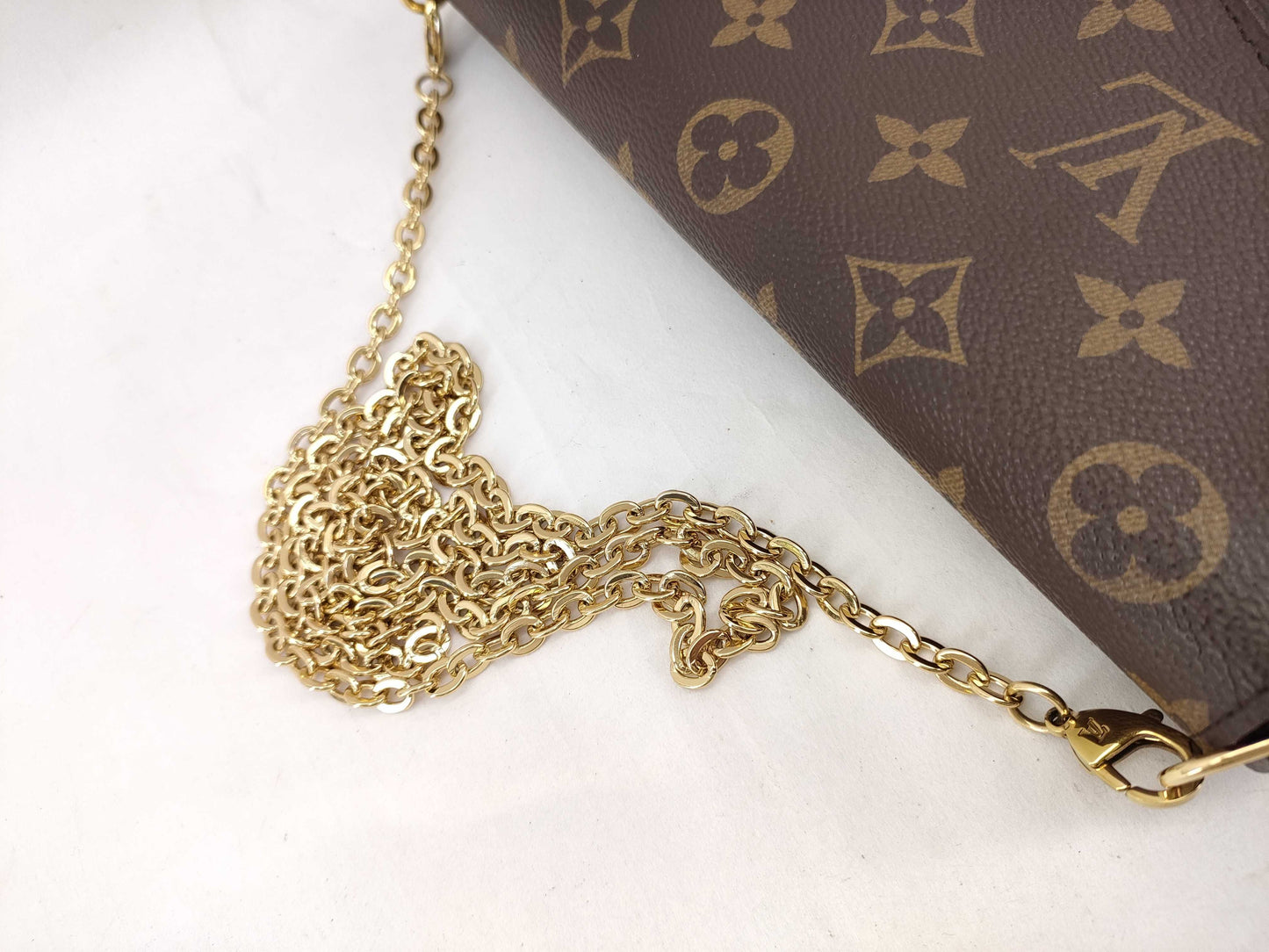 LOUIS VUITTON CA4220 Monogram Pochette Felicie Shoulder Bag