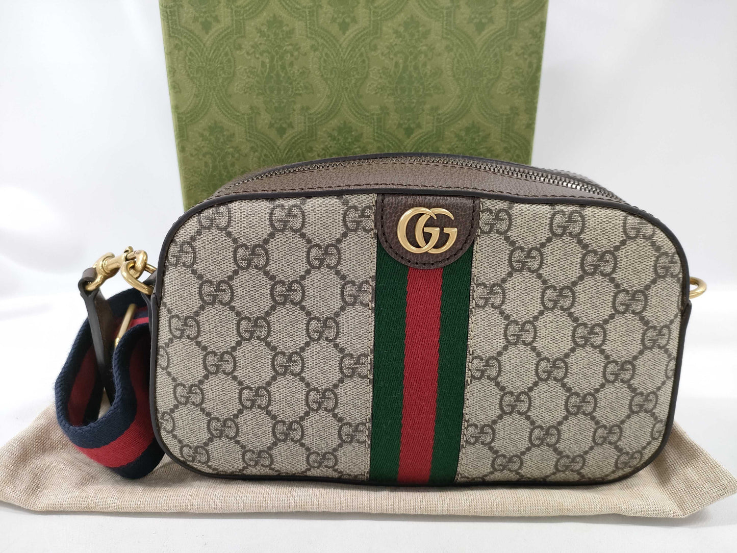 GUCCI GG Supreme 752591/520981 Shoulder Bag
