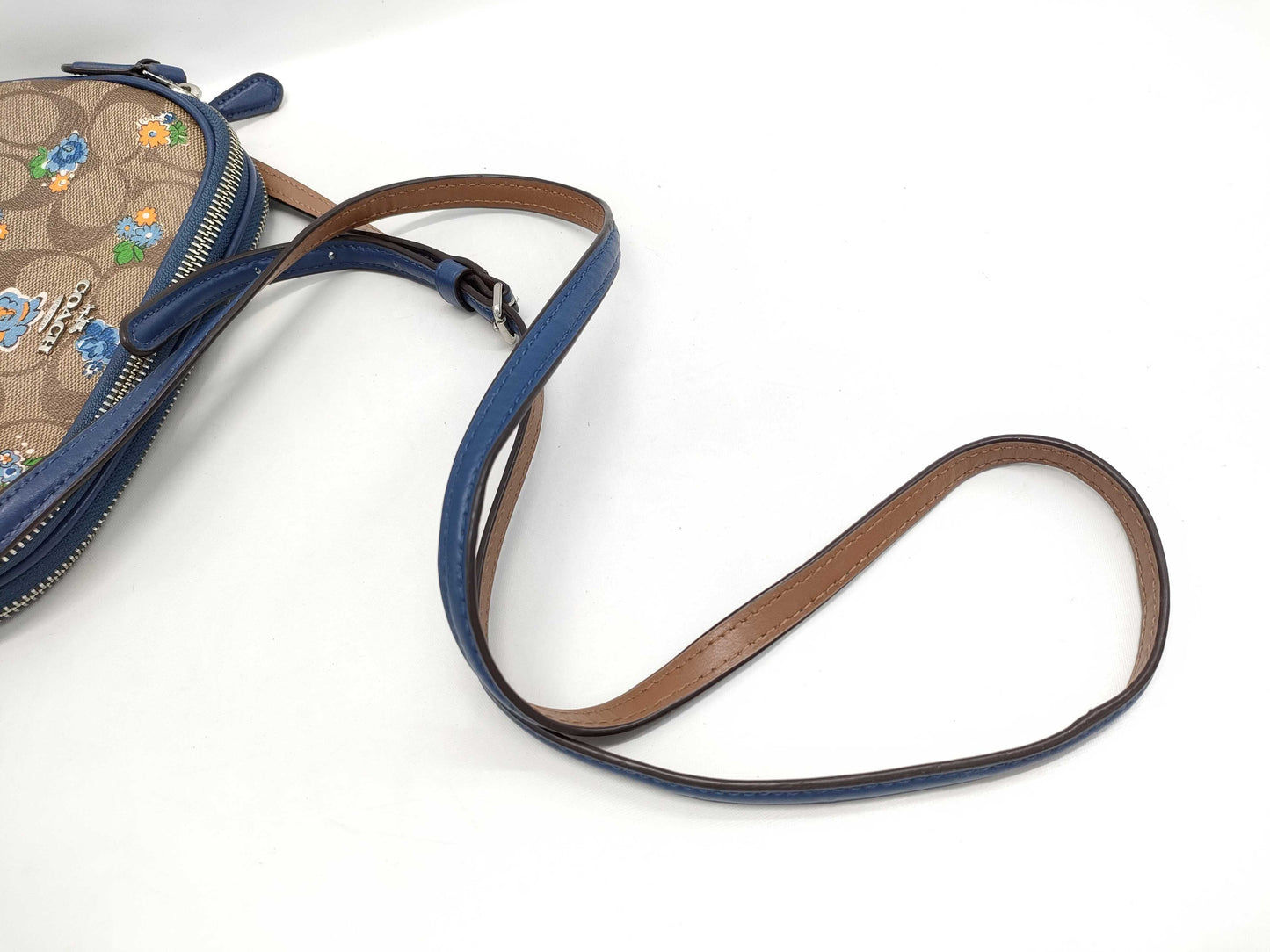 COACH Signature Shoulder Bag Shoulder Bag