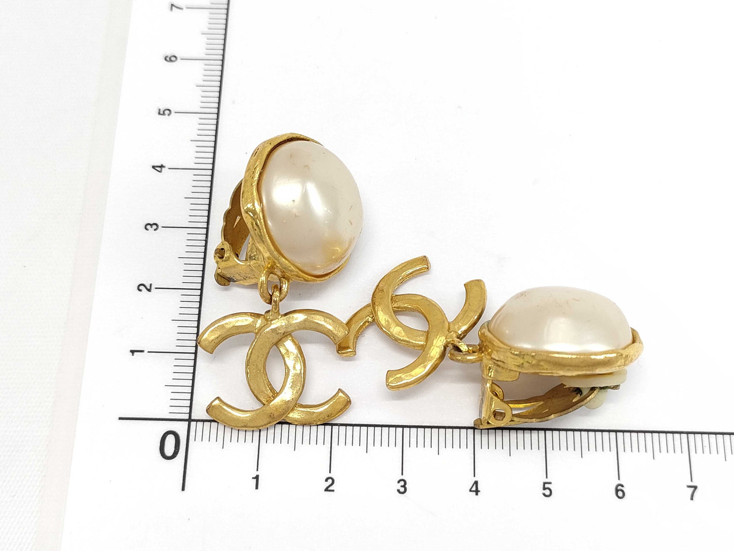 CHANEL 2/9 Coco x Pearl Earrings