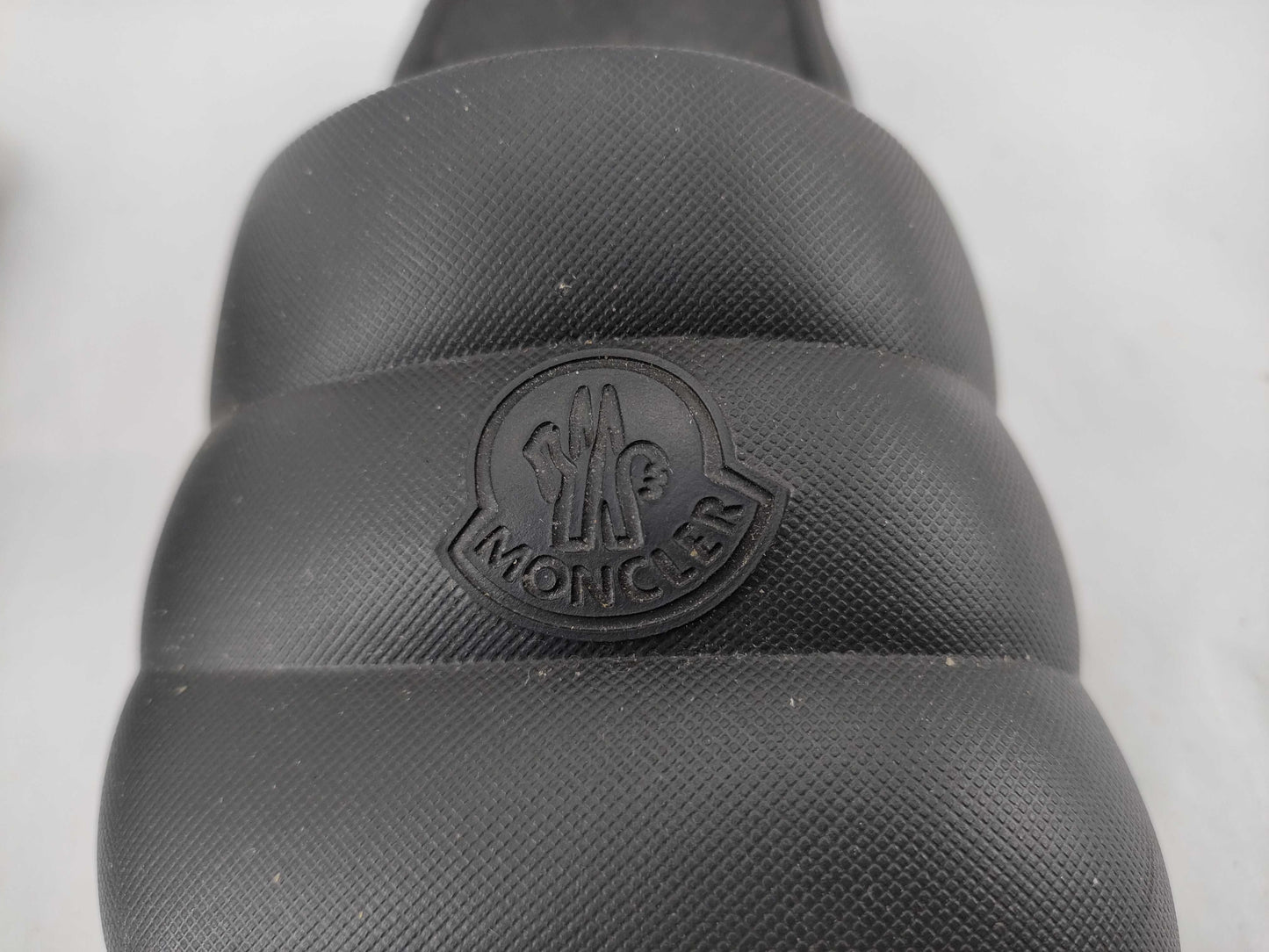 MONCLER slippers/slip-ons/men's/black slippers