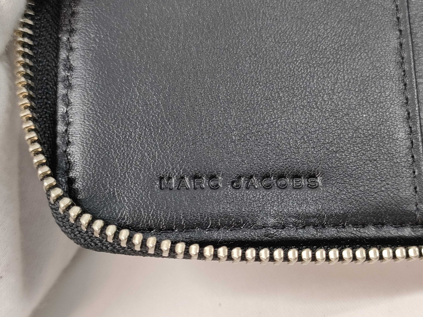 MARC JACOBS Star Zip-Around Wallet, Black