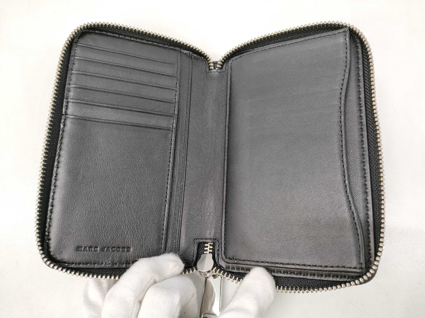MARC JACOBS Star Zip-Around Wallet, Black