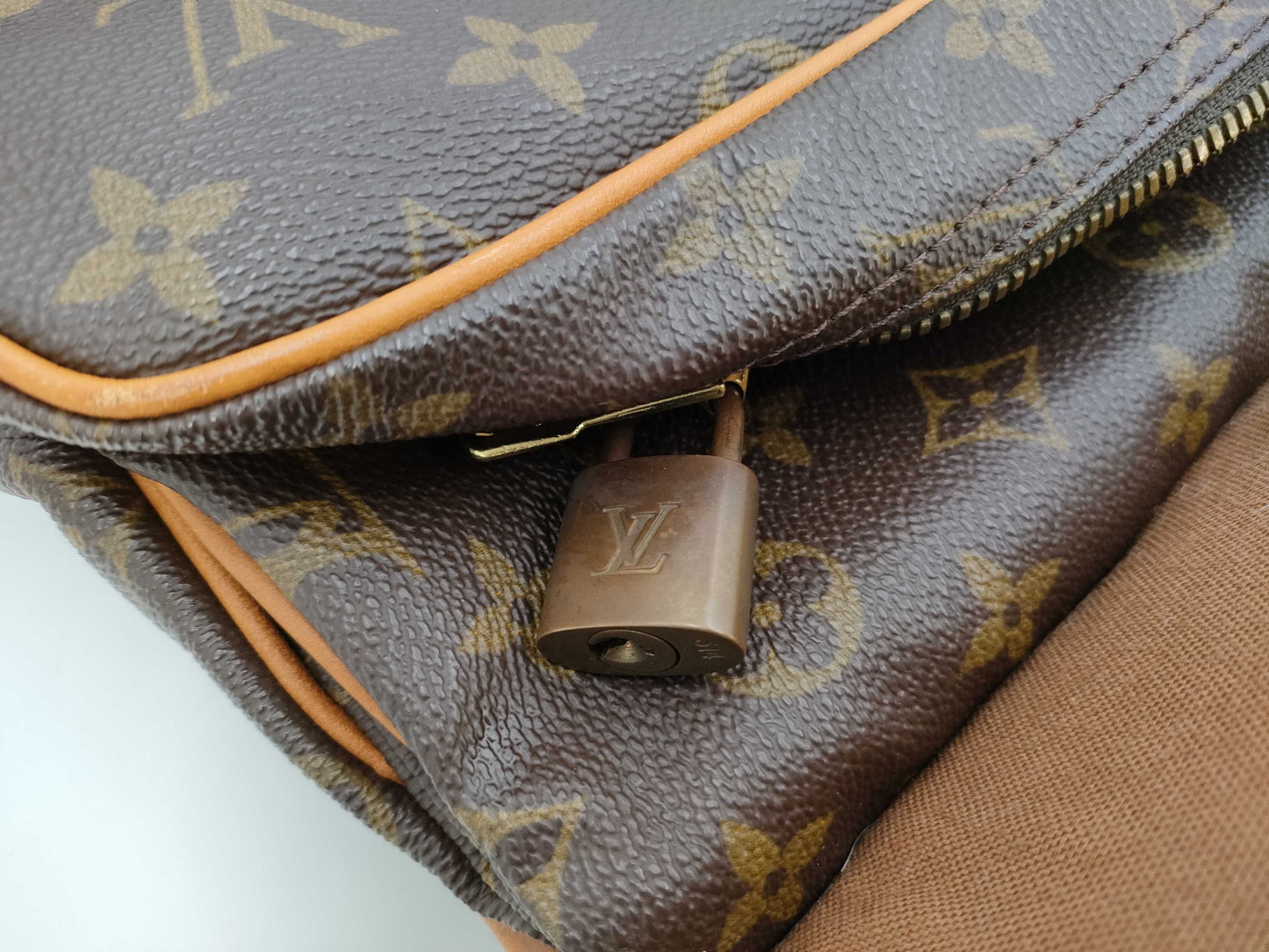 LOUIS VUITTON Monogram M41140 Sac Chasse Bag