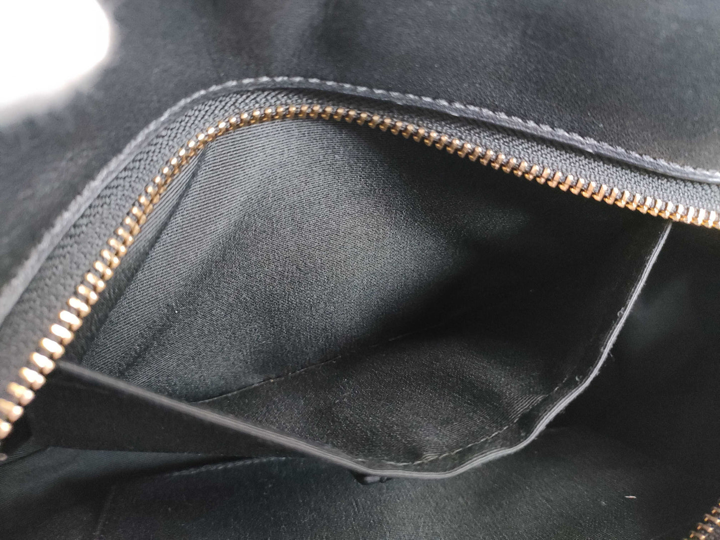 1 Kate Spade handbag / 1 Coach 2-way bag