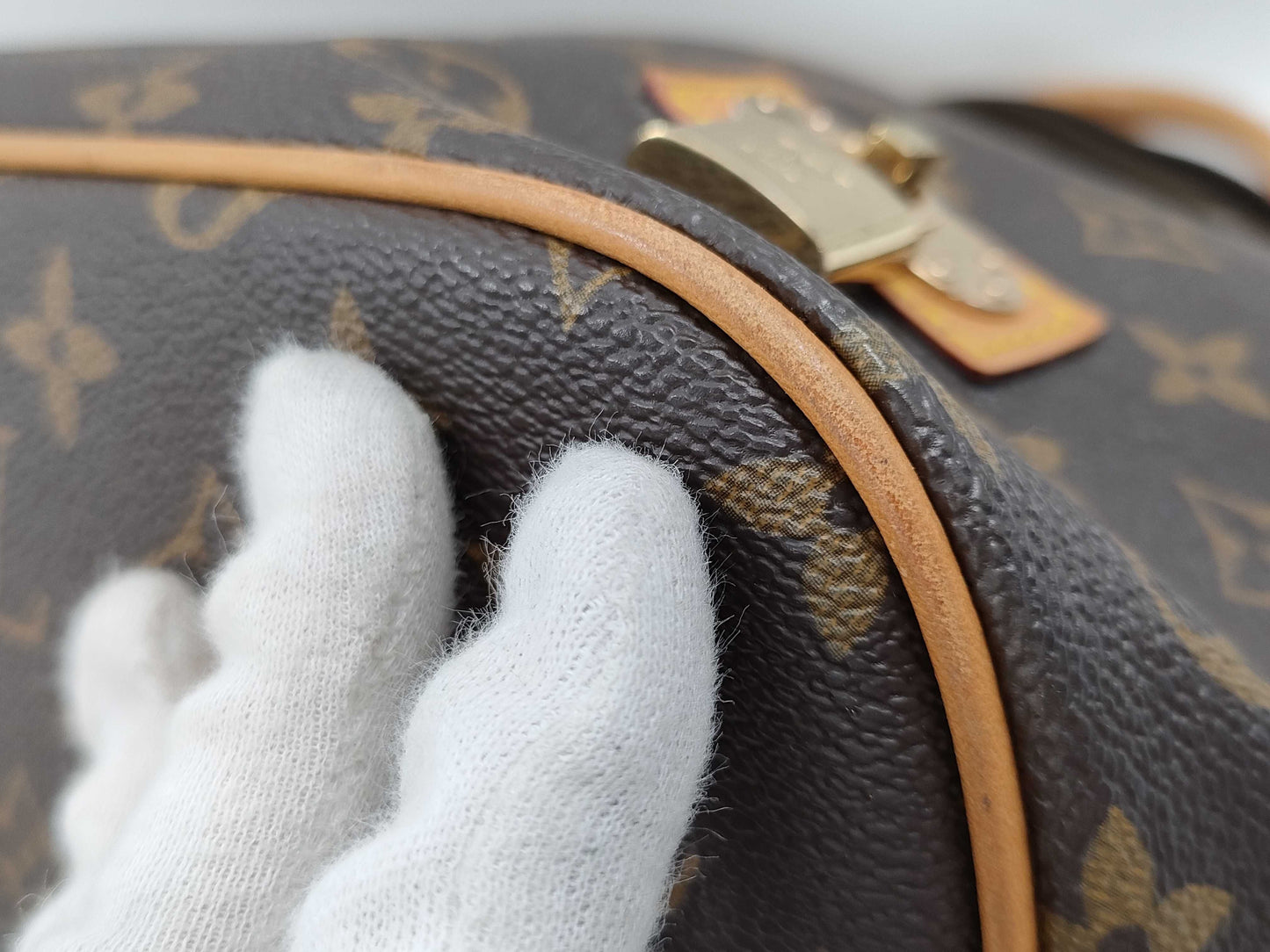 LOUIS VUITTON Monogram Monogram Neo Shoulder Bag with Shoulder Strap M40372