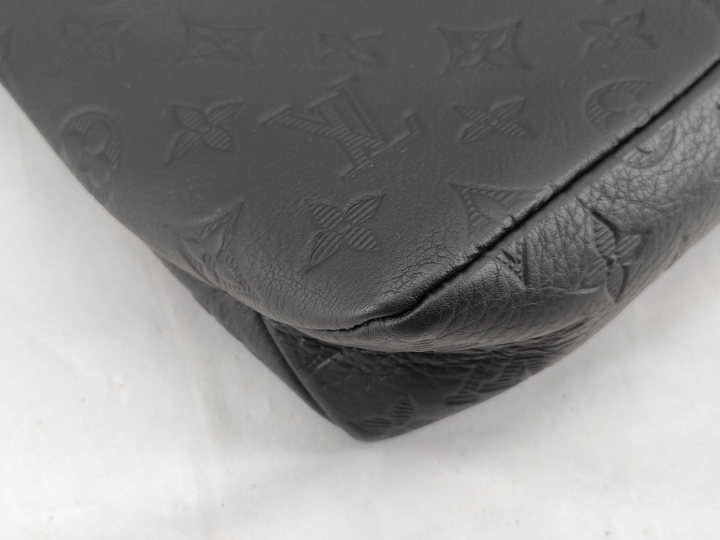LOUIS VUITTON RFID Verified M82545 Pochette Voyage Clutch Bag