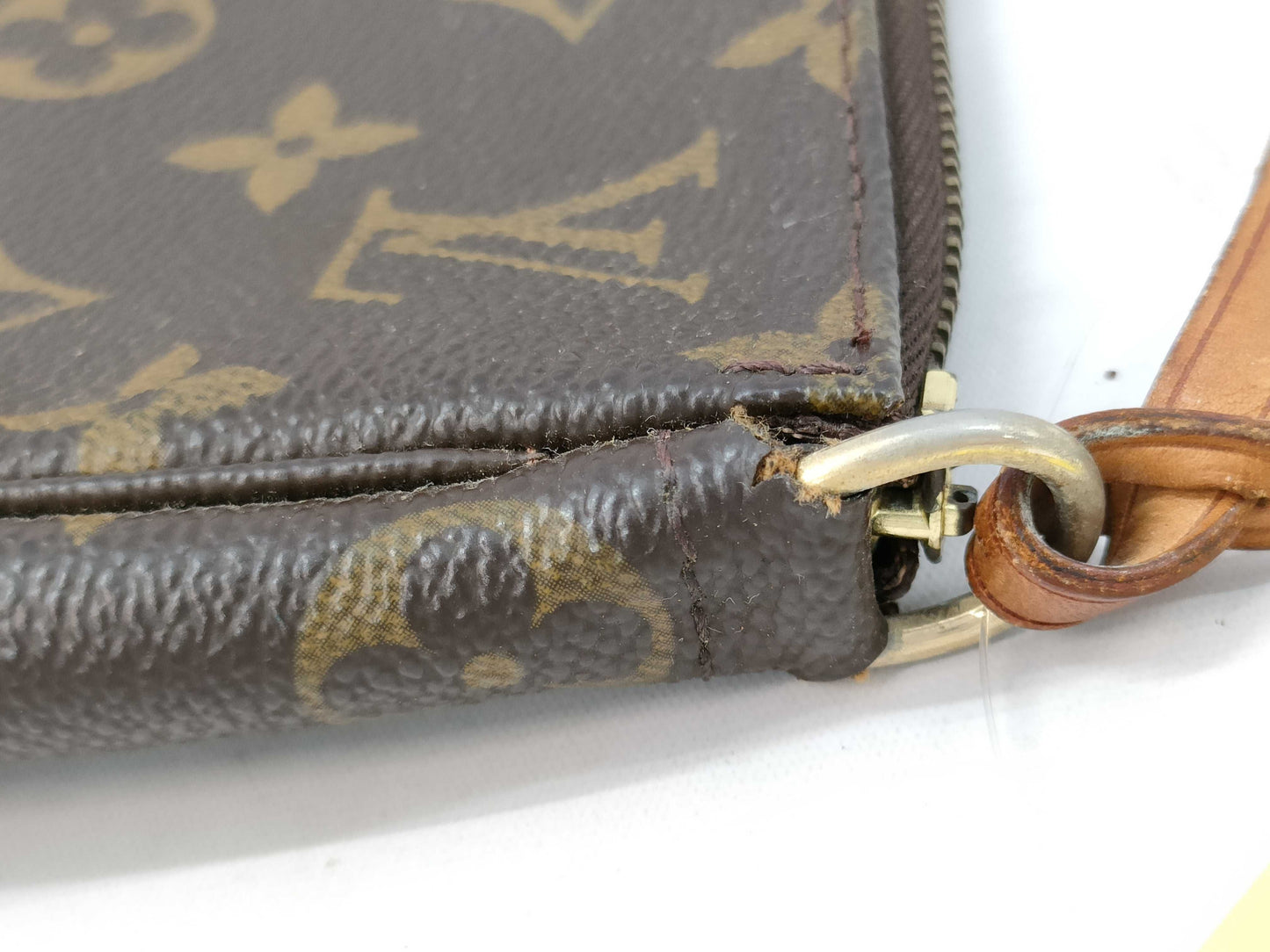 LOUIS VUITTON Monogram Pochette Accessoires Handbag