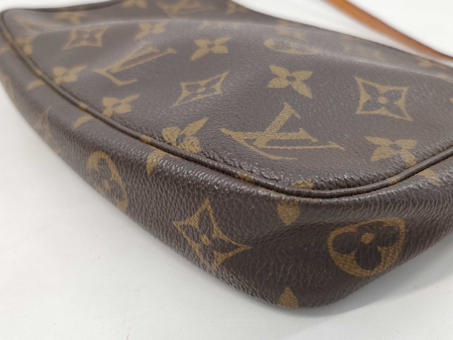 LOUIS VUITTON Monogram Pochette Accessoires Handbag