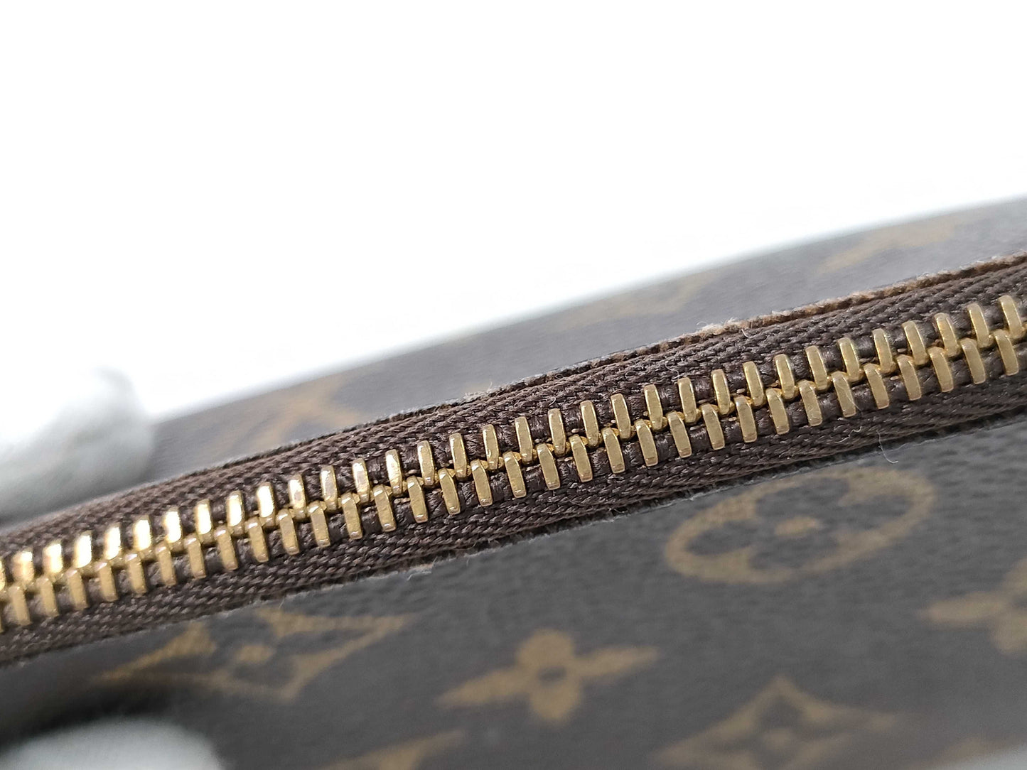 LOUIS VUITTON Monogram Pochette Cosmetic Pouch