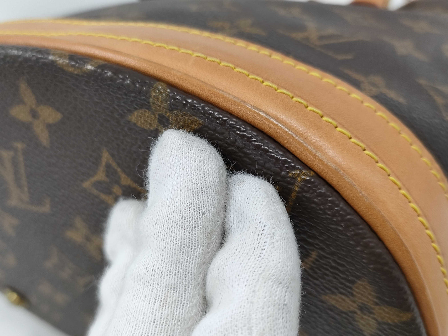 LOUIS VUITTON Monogram M42238 Petit Bucket Handbag with Pouch