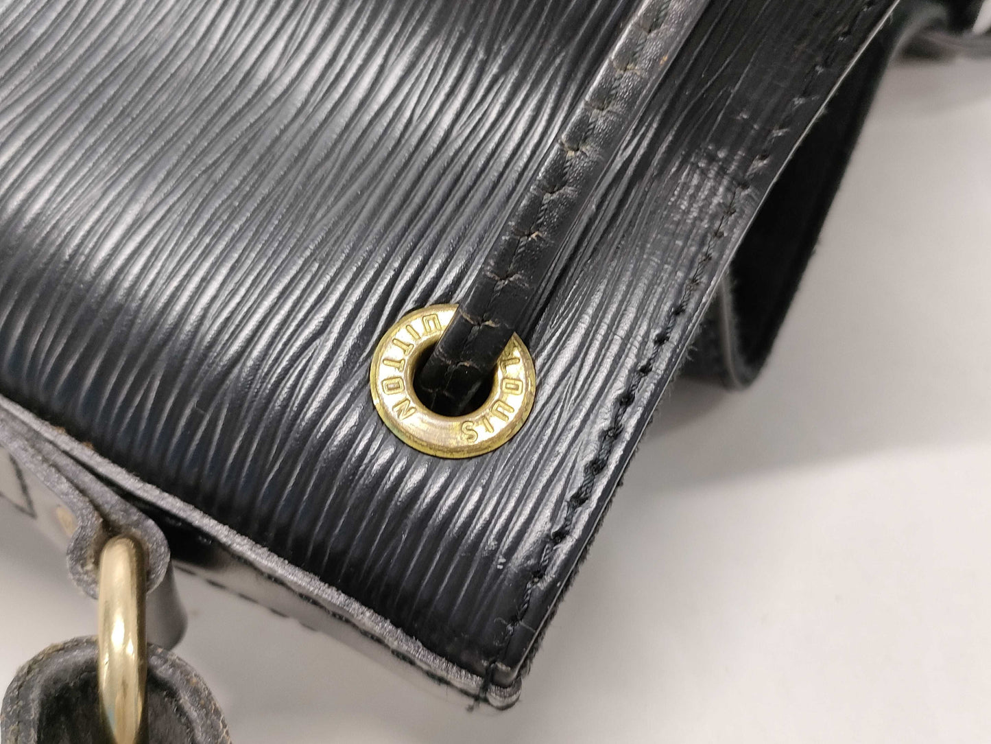 LOUIS VUITTON Epi Petit Noe Shoulder Bag