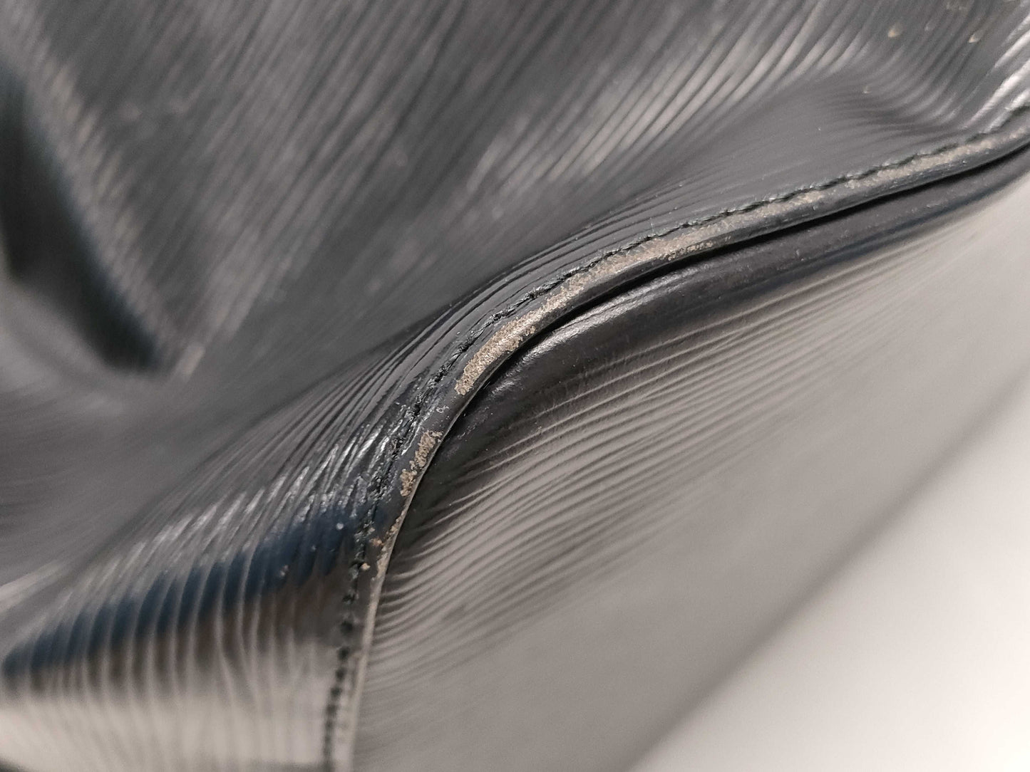 LOUIS VUITTON Epi Petit Noe Shoulder Bag