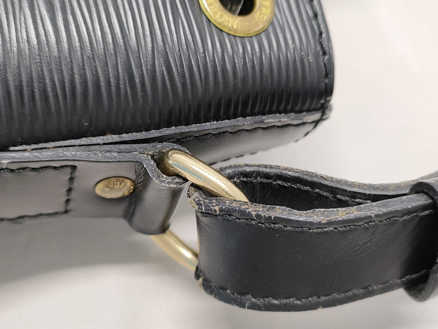 LOUIS VUITTON Epi Petit Noe Shoulder Bag