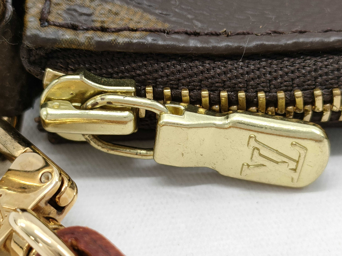 LOUIS VUITTON Monogram Accessoires Handbag