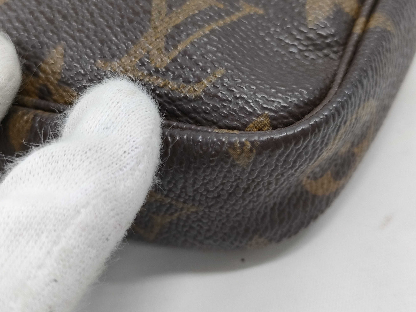 LOUIS VUITTON Monogram M40712 Pochette Accessoires Handbag
