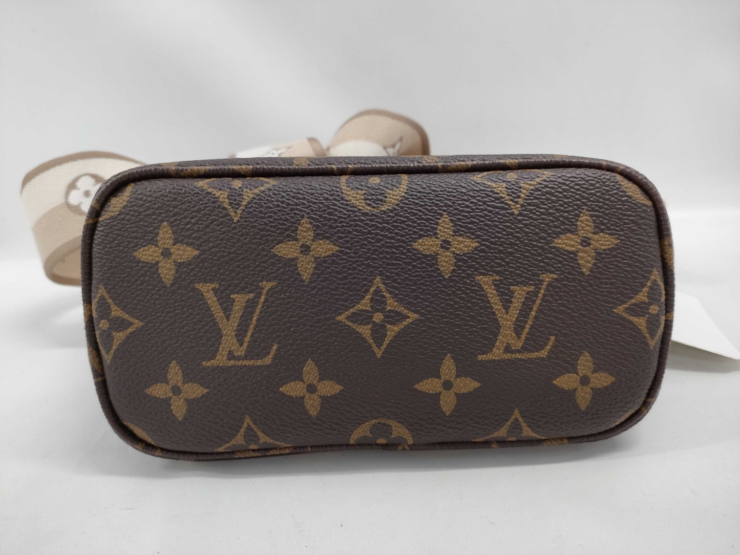 LOUIS VUITTON Monogram M46705 Neverfull BB Handbag