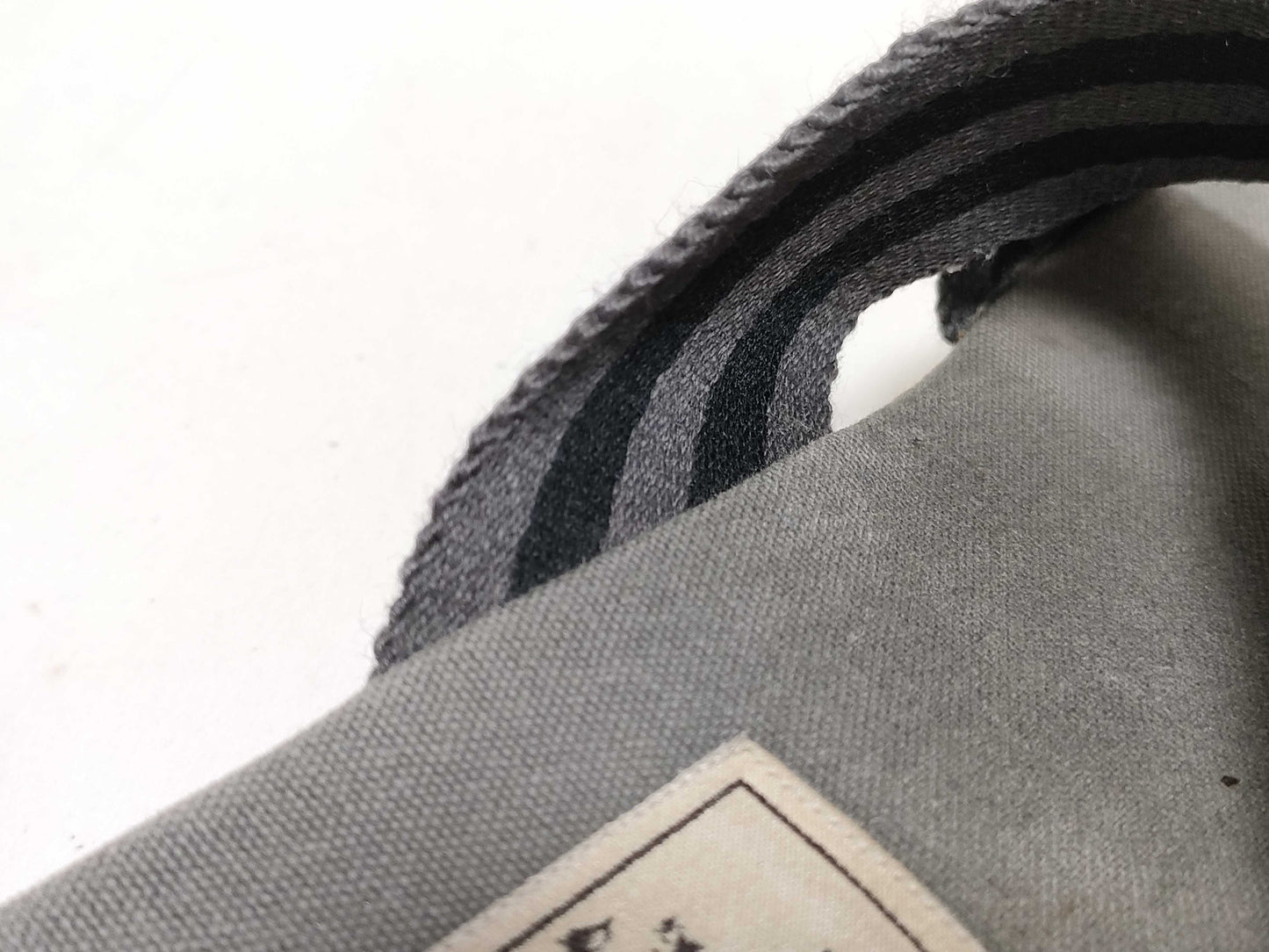 HERMES Foule Toe Slippers