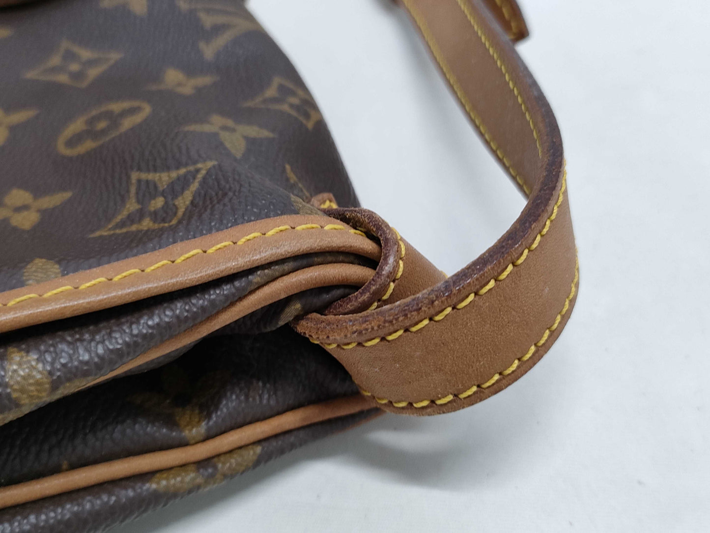 LOUIS VUITTON Monogram M42256 Saumur 30 Shoulder Bag