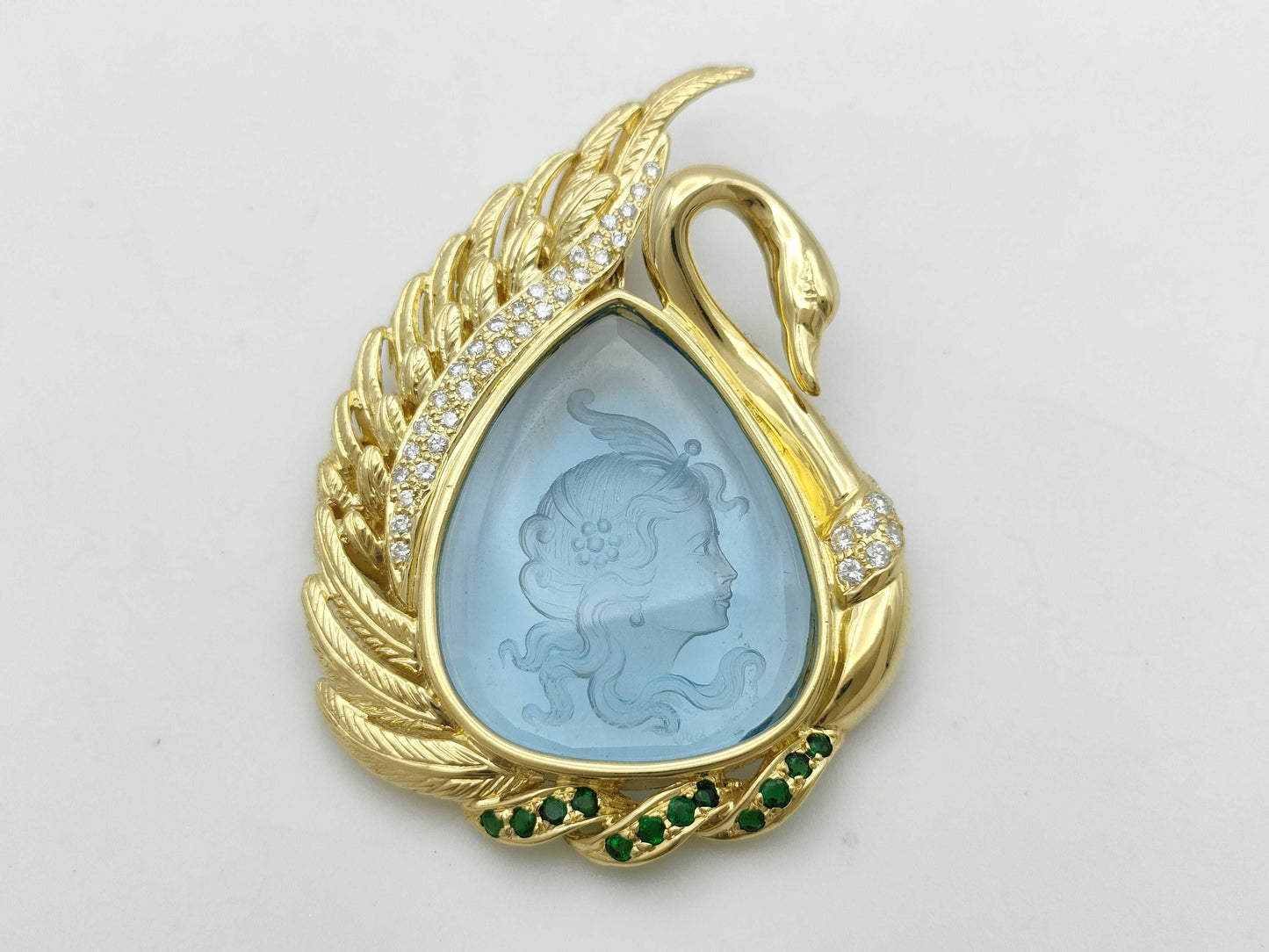 Wallace Chan BT17.07ct E0.21ct D0.39ct 750 18.0g Pendant Top