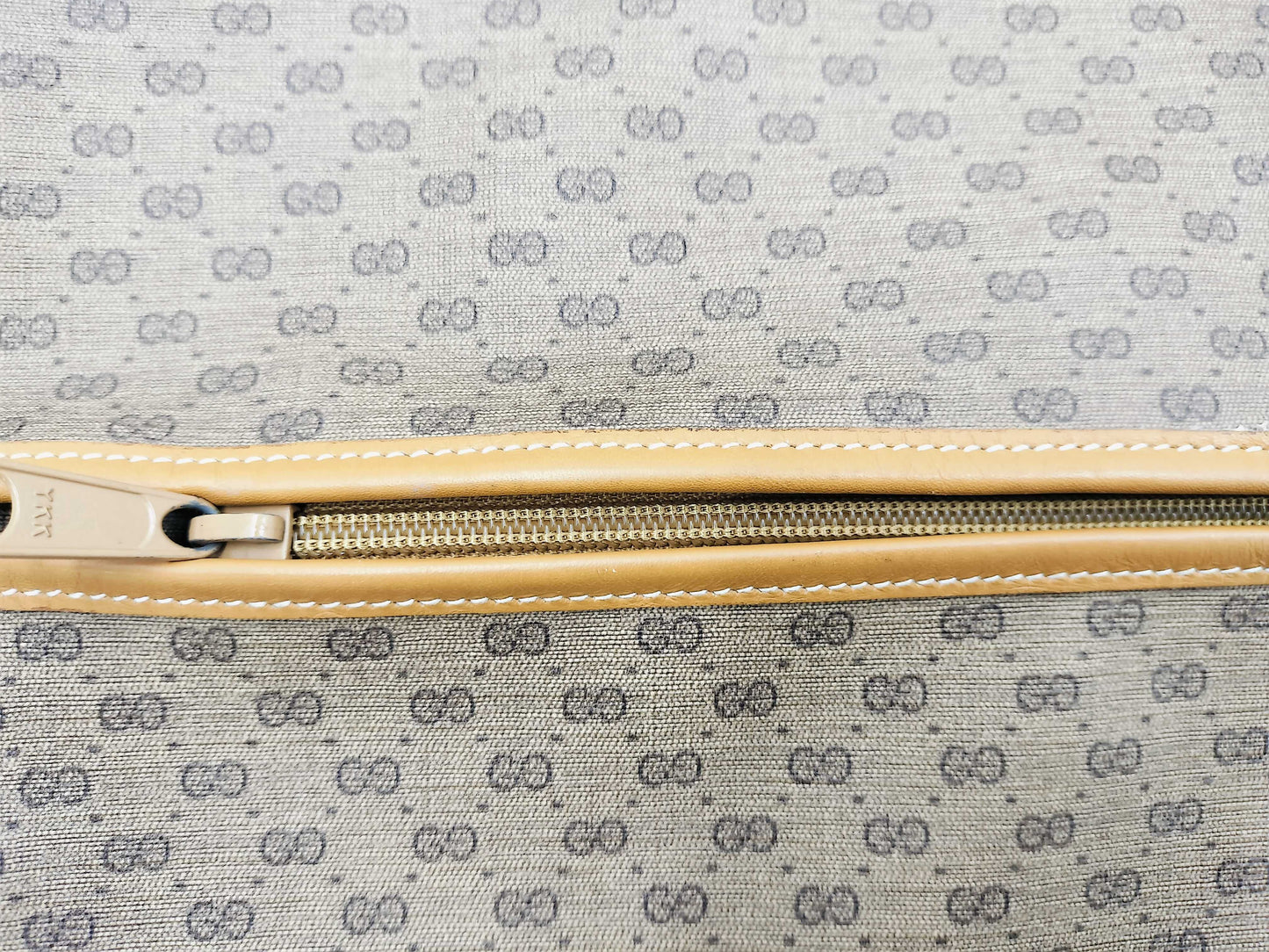 GUCCI 011.123.0040 GG Canvas Sherry Micro GG Garment Bag