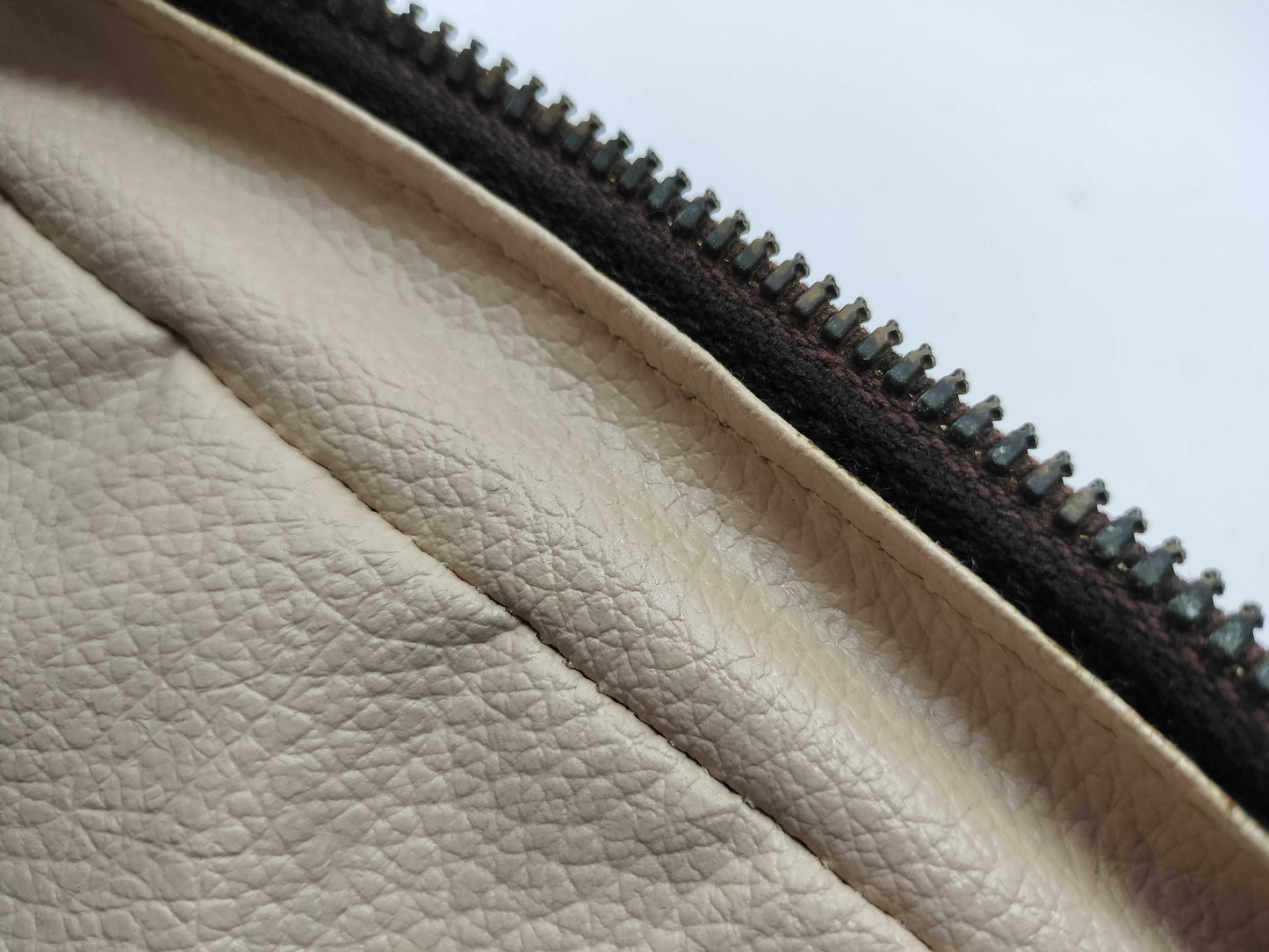 LOUIS VUITTON Monogram M47522 True Toilet Pouch