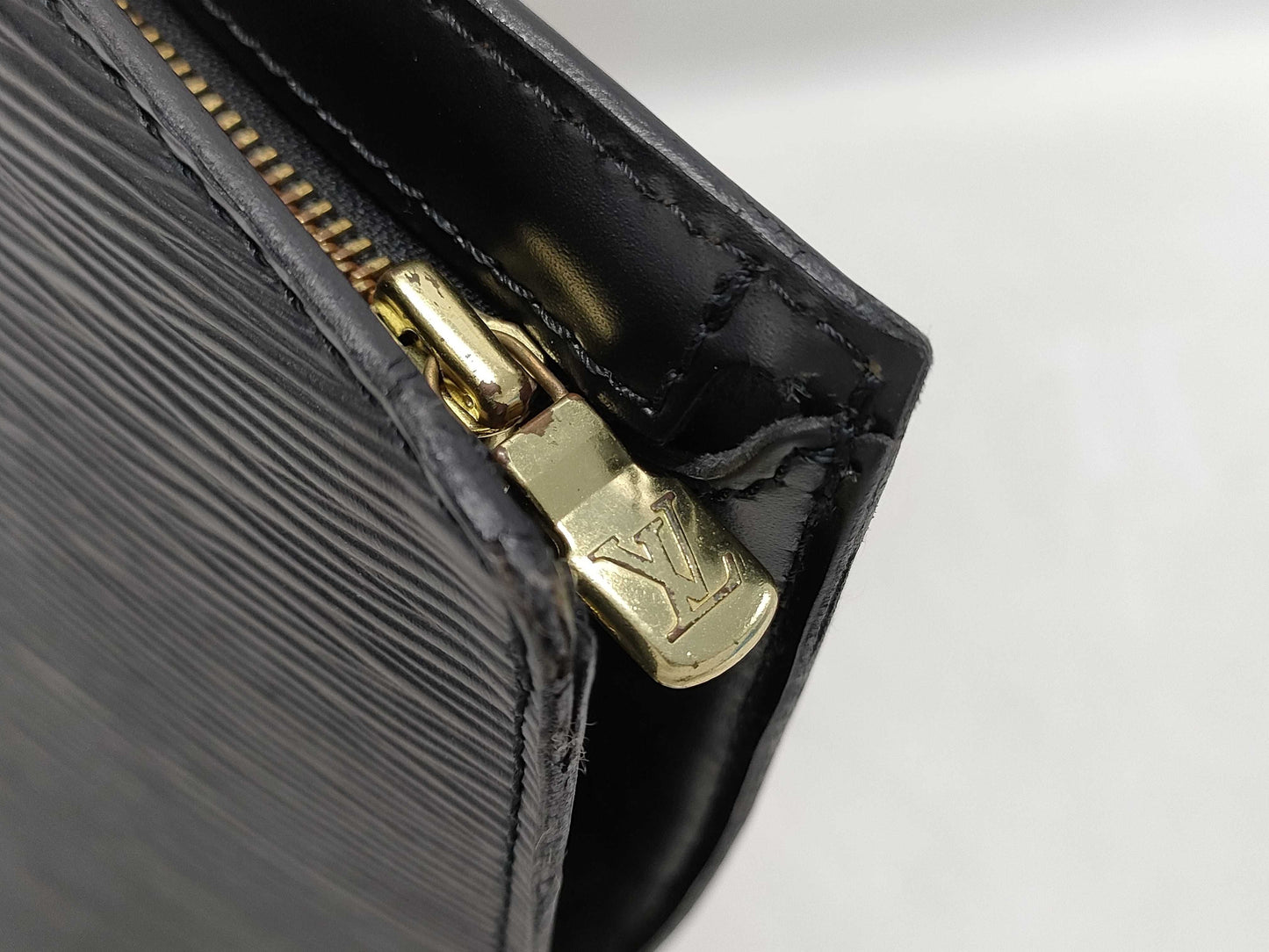 LOUIS VUITTON Epi Saint-Jacques handbag