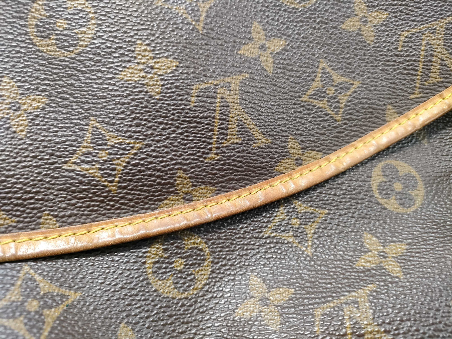 LOUIS VUITTON Monogram Saumur 40 Shoulder Bag