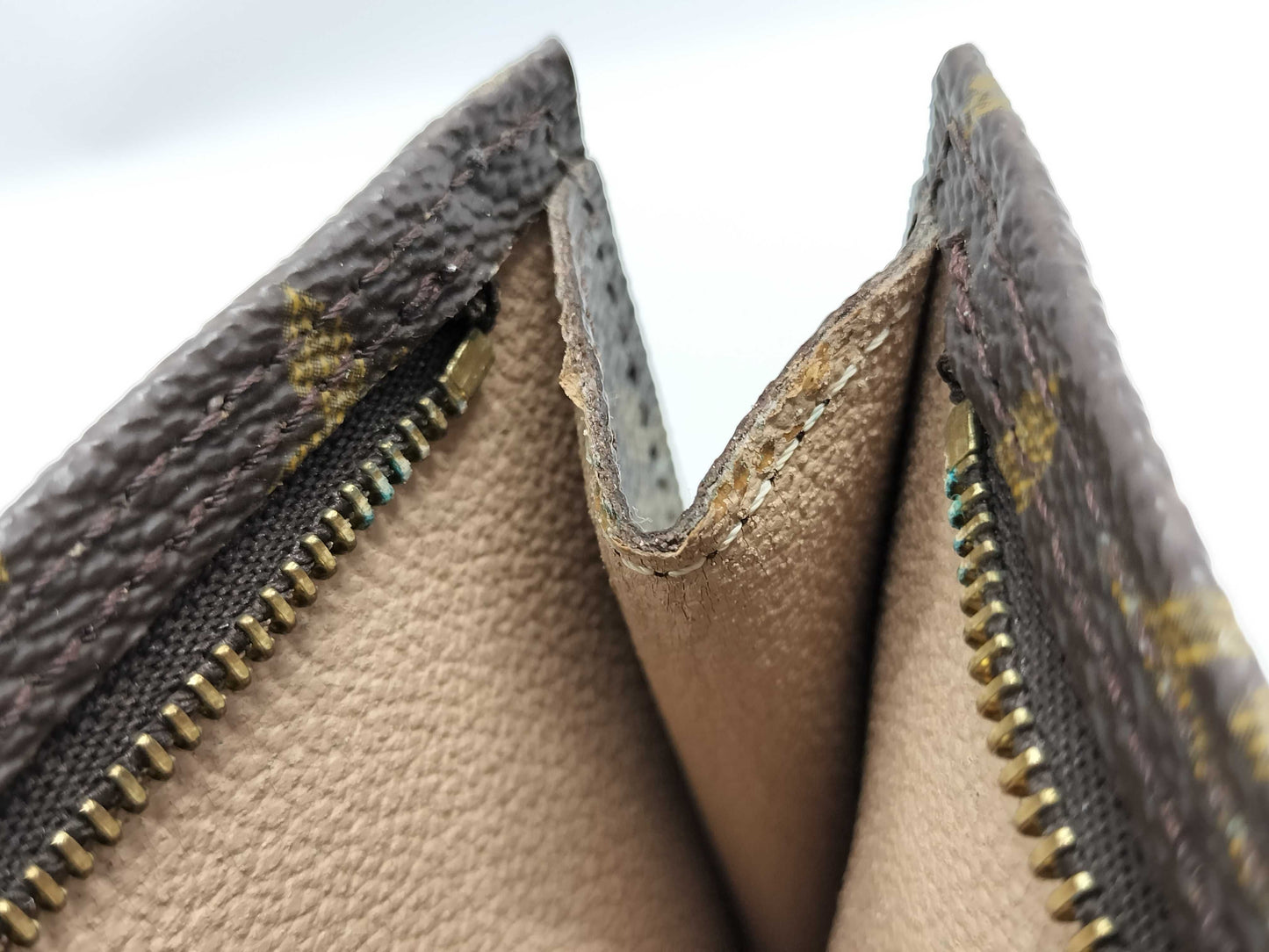 LOUIS VUITTON Monogram Bucket Pouch Pouch