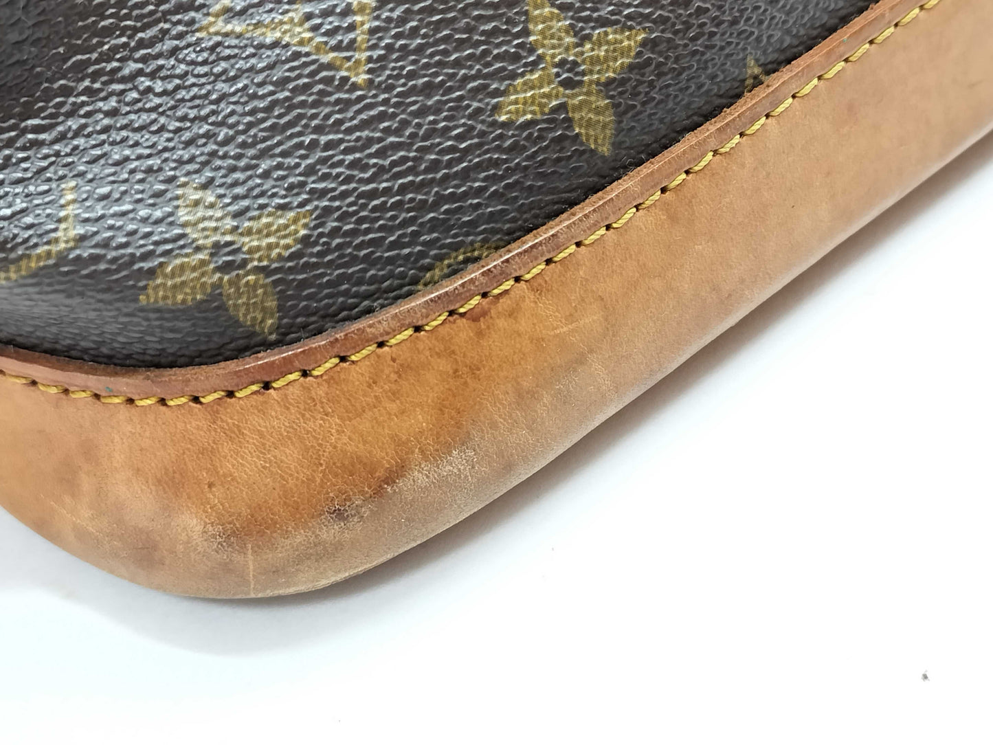 LOUIS VUITTON VI 0988 Monogram Alma Handbag