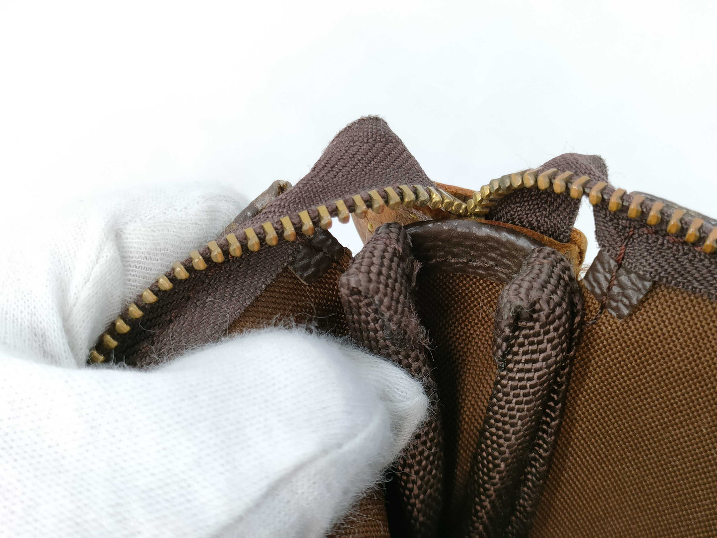 LOUIS VUITTON Monogram M40712 Pochette Accessoires Handbag