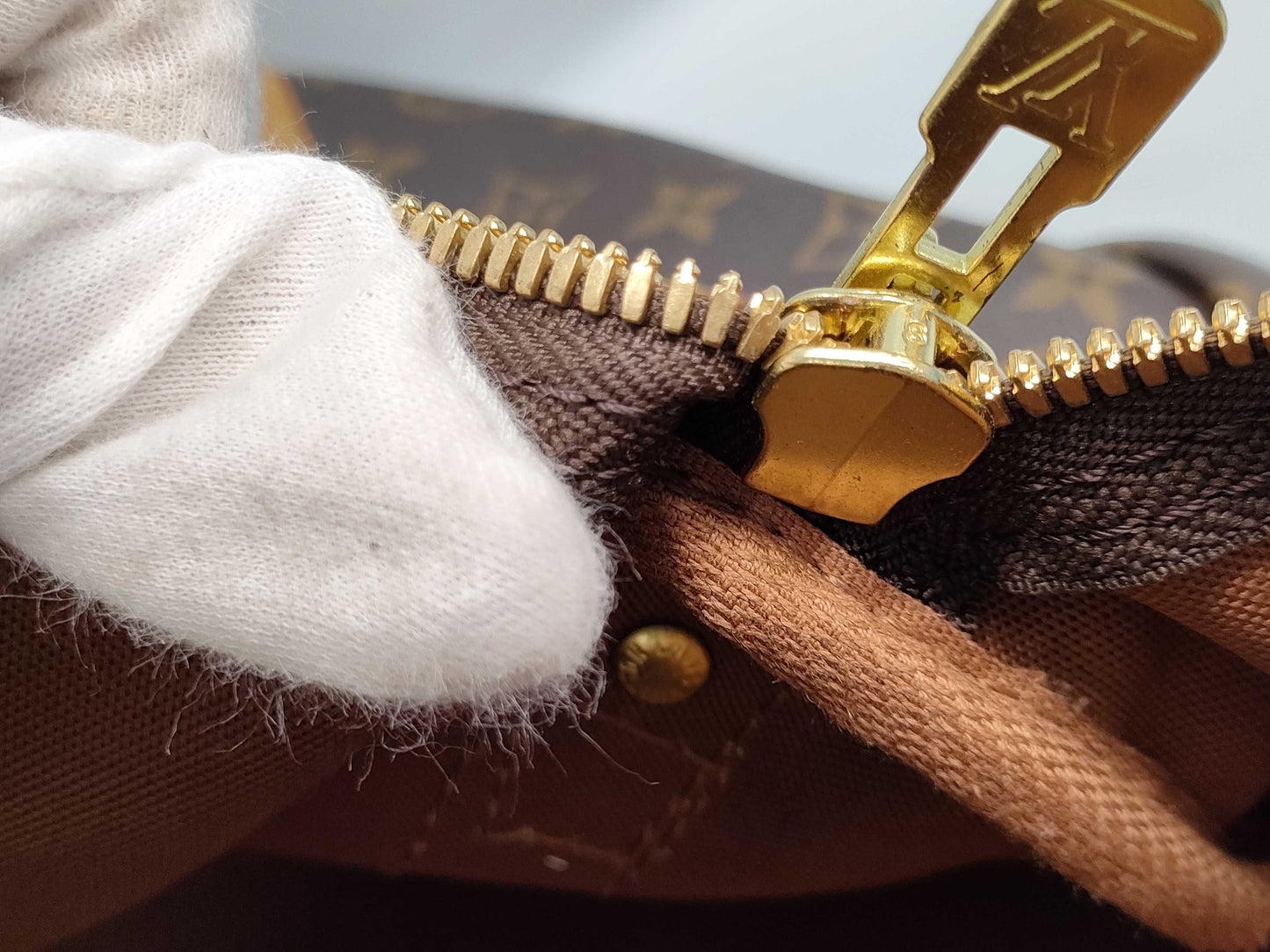 LOUIS VUITTON Monogram Keepall Bandouliere 55 Boston Bag