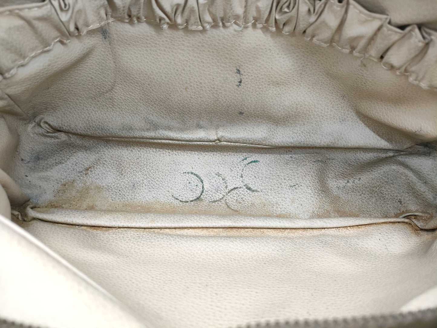 LOUIS VUITTON Monogram Truss Toilette 28 Second Bag