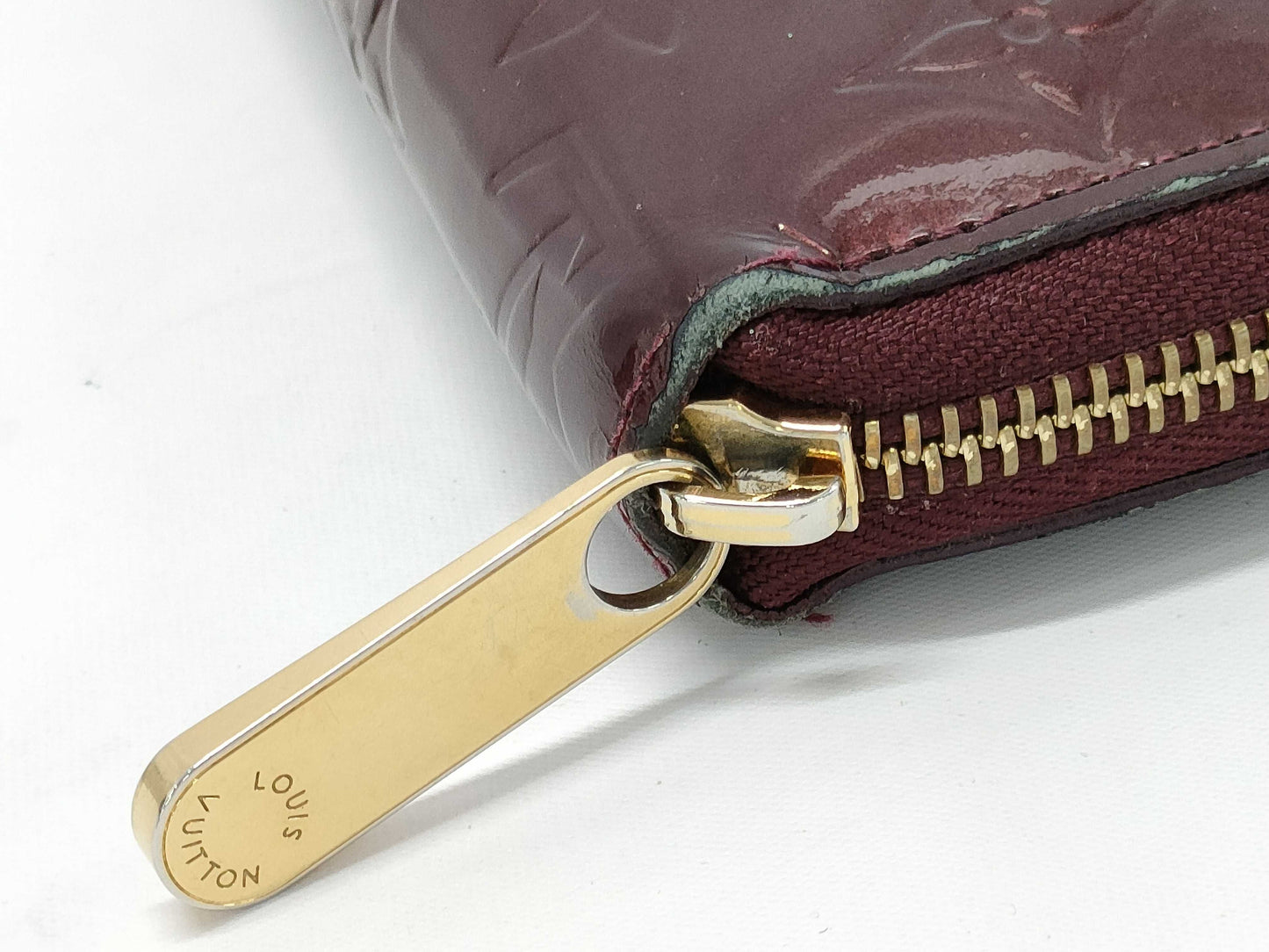 LOUIS VUITTON Vernis Zippy Wallet