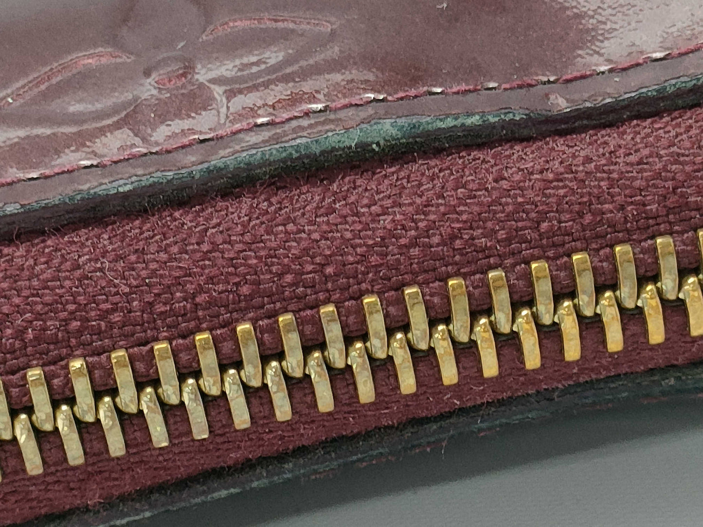 LOUIS VUITTON Vernis Zippy Wallet
