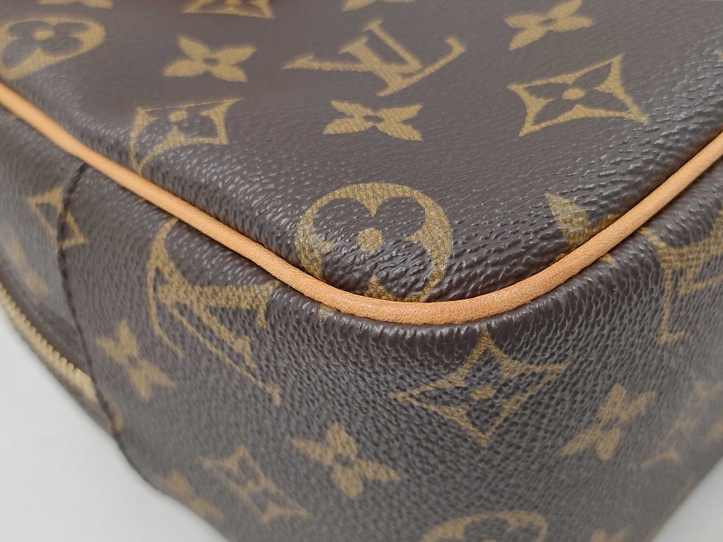 LOUIS VUITTON Monogram M51182 Cite MM Tote Bag