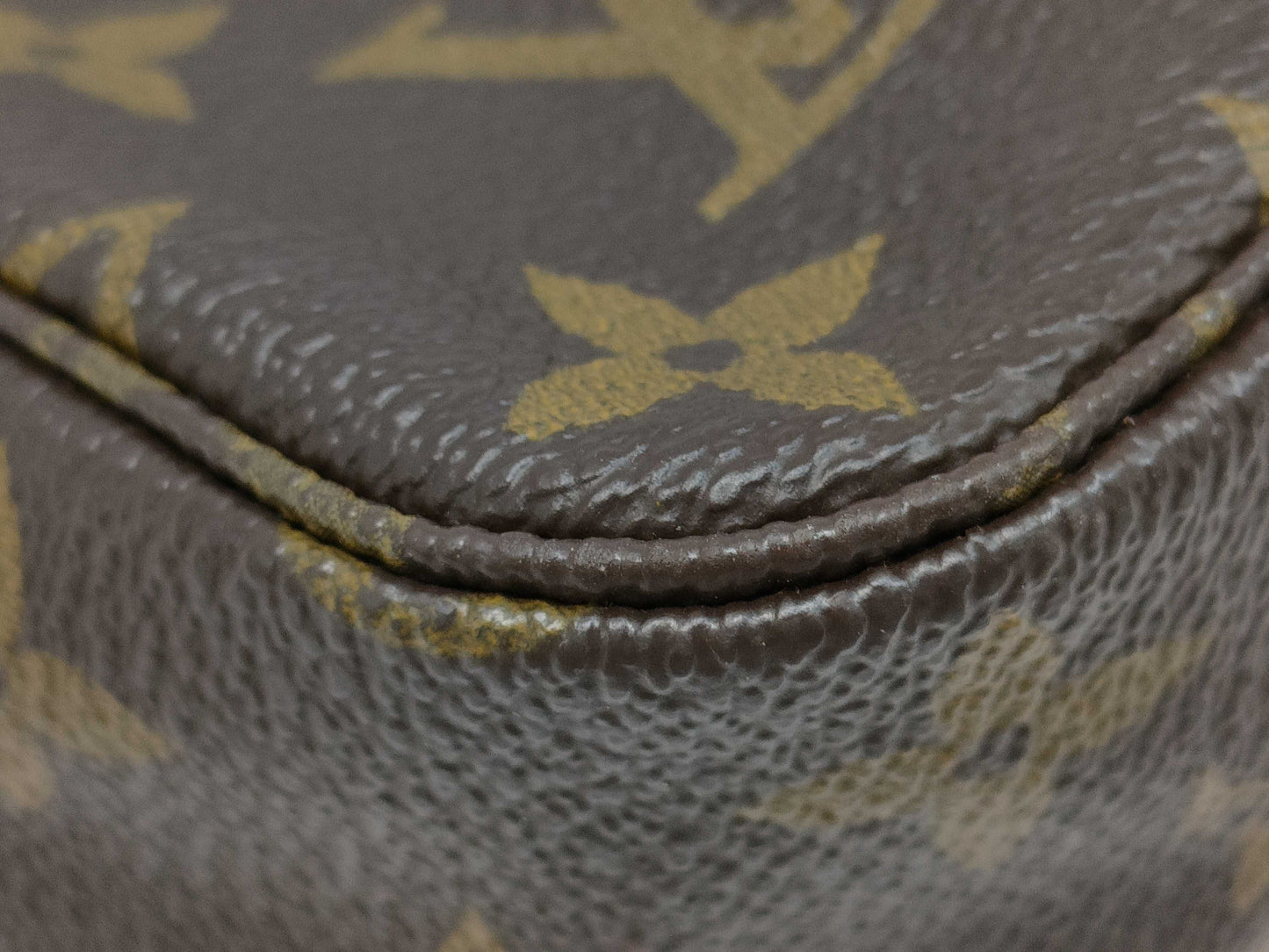 LOUIS VUITTON Monogram M47524 True Toilet 23 Second Bag