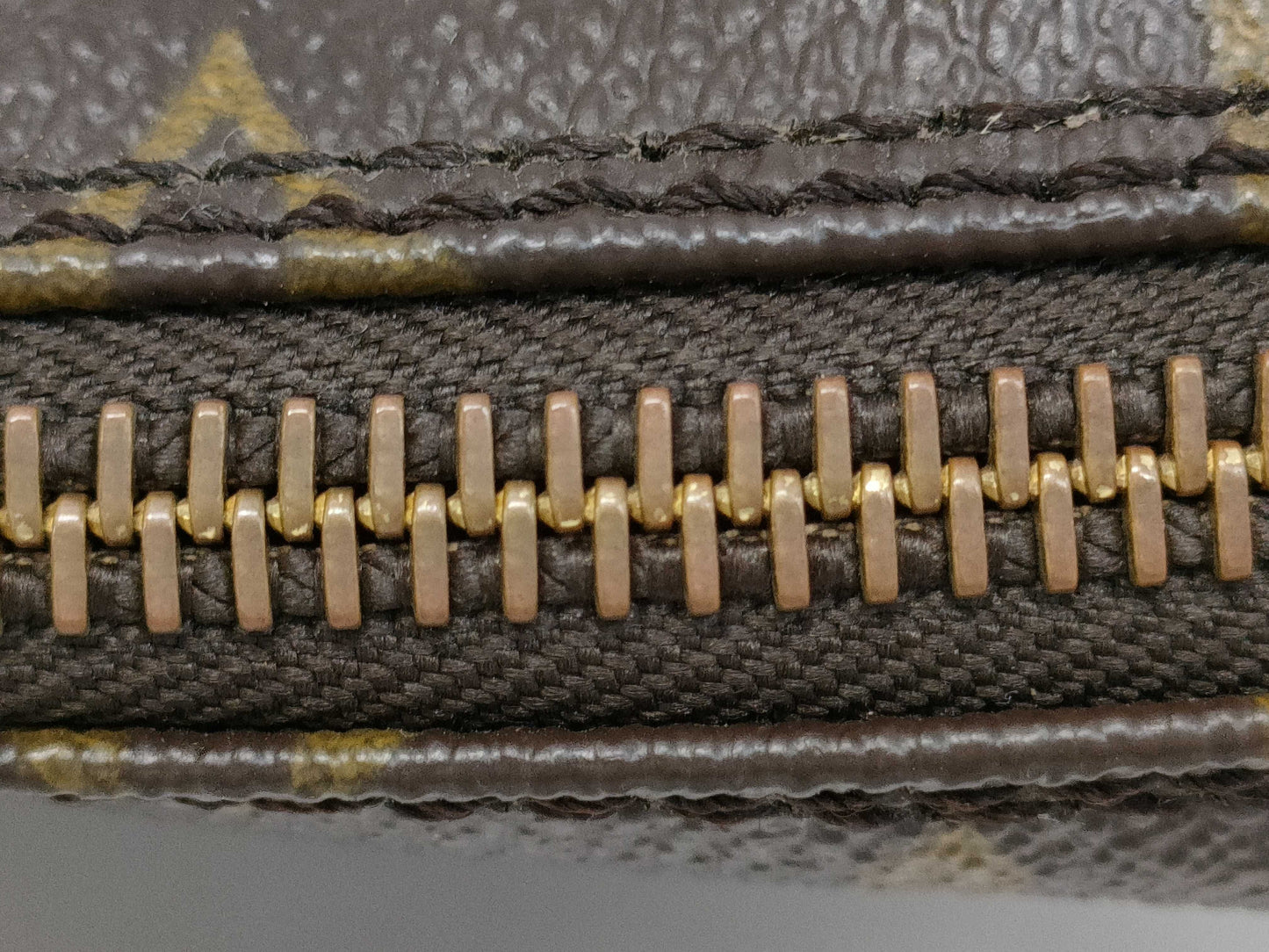 LOUIS VUITTON Monogram M47524 True Toilet 23 Second Bag