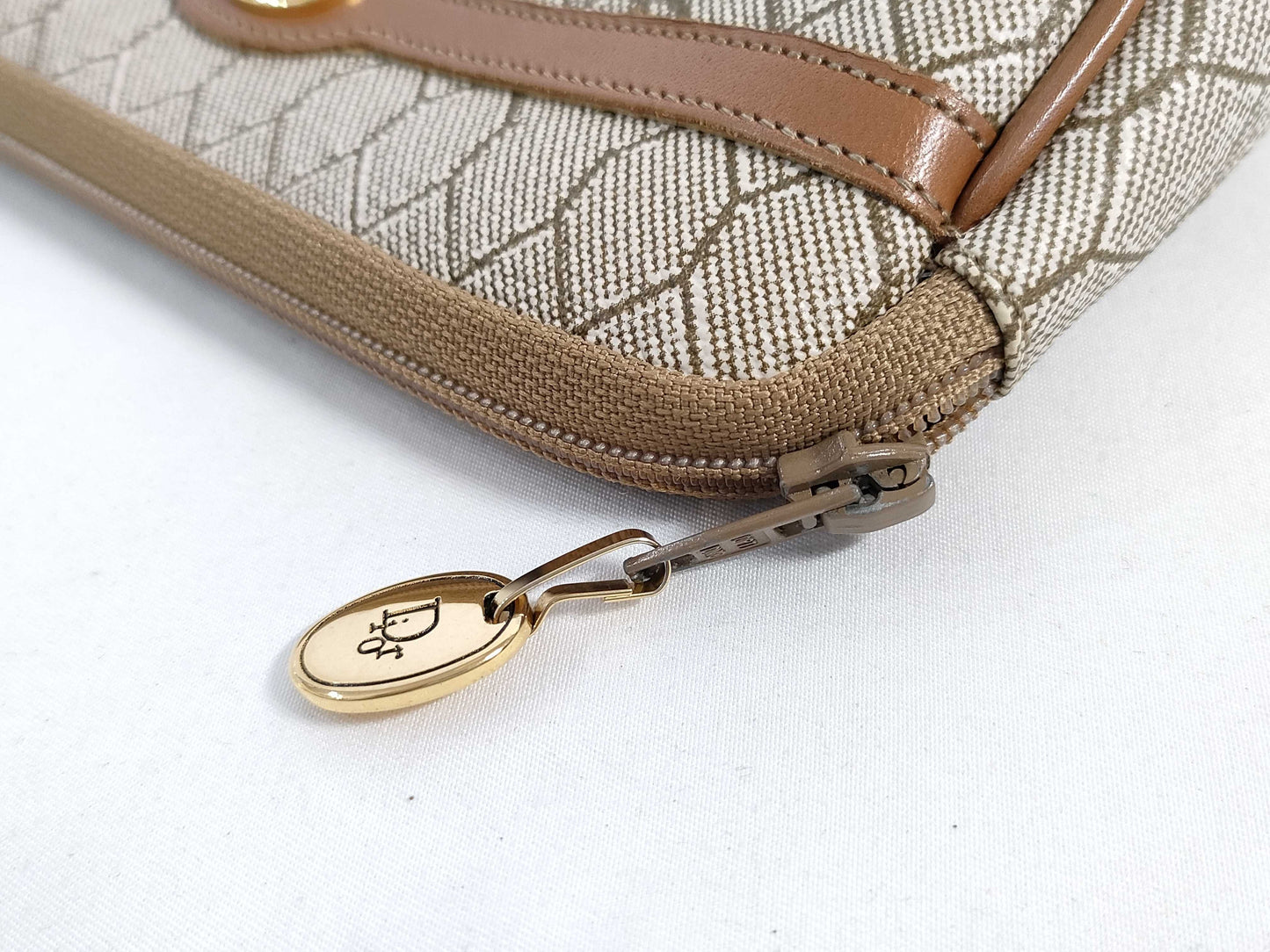 Dior Pouch PVC x Leather Honeycomb Pattern / Saint Laurent Cosmetic Pouch Pouch