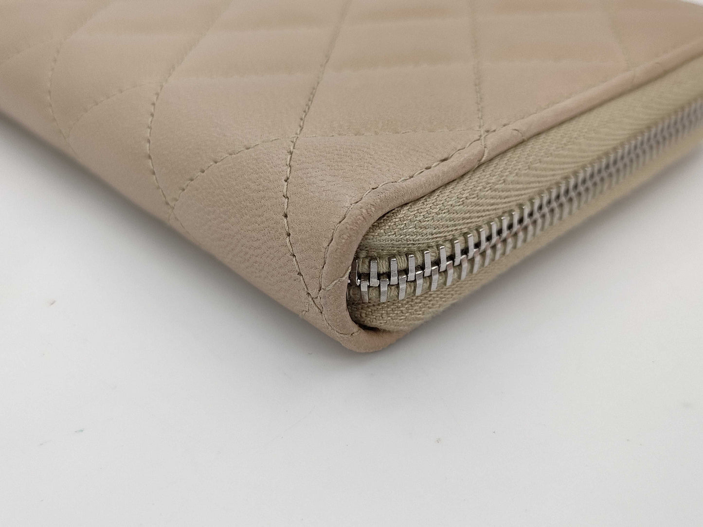 CHANEL Caviar Skin Long Wallet with Round Zipper