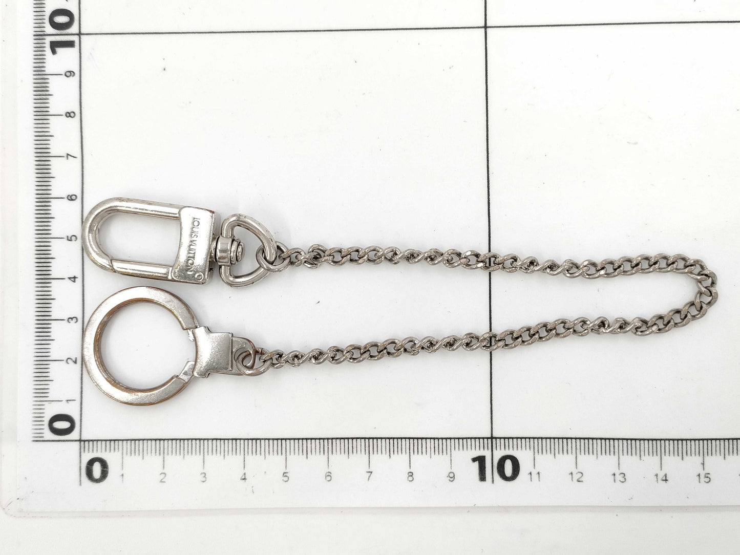 LOUIS VUITTON Chenne Anocre Keychain Key Case Keychain