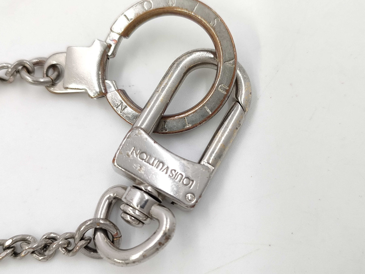 LOUIS VUITTON Chenne Anocre Keychain Key Case Keychain