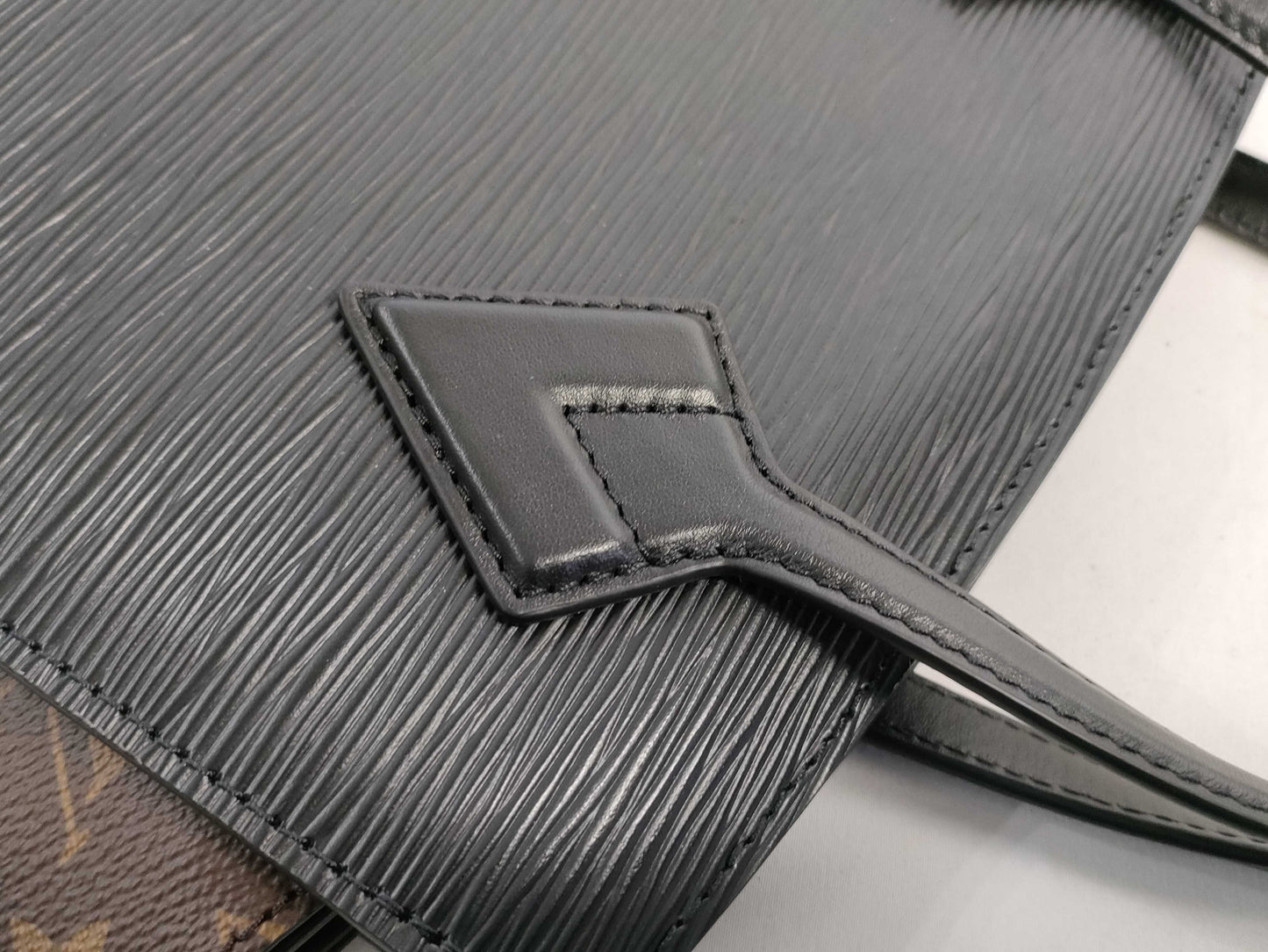 LOUIS VUITTON RFID Verified, Serial Number Unverifiable, Epi Leather Varenne Handbag