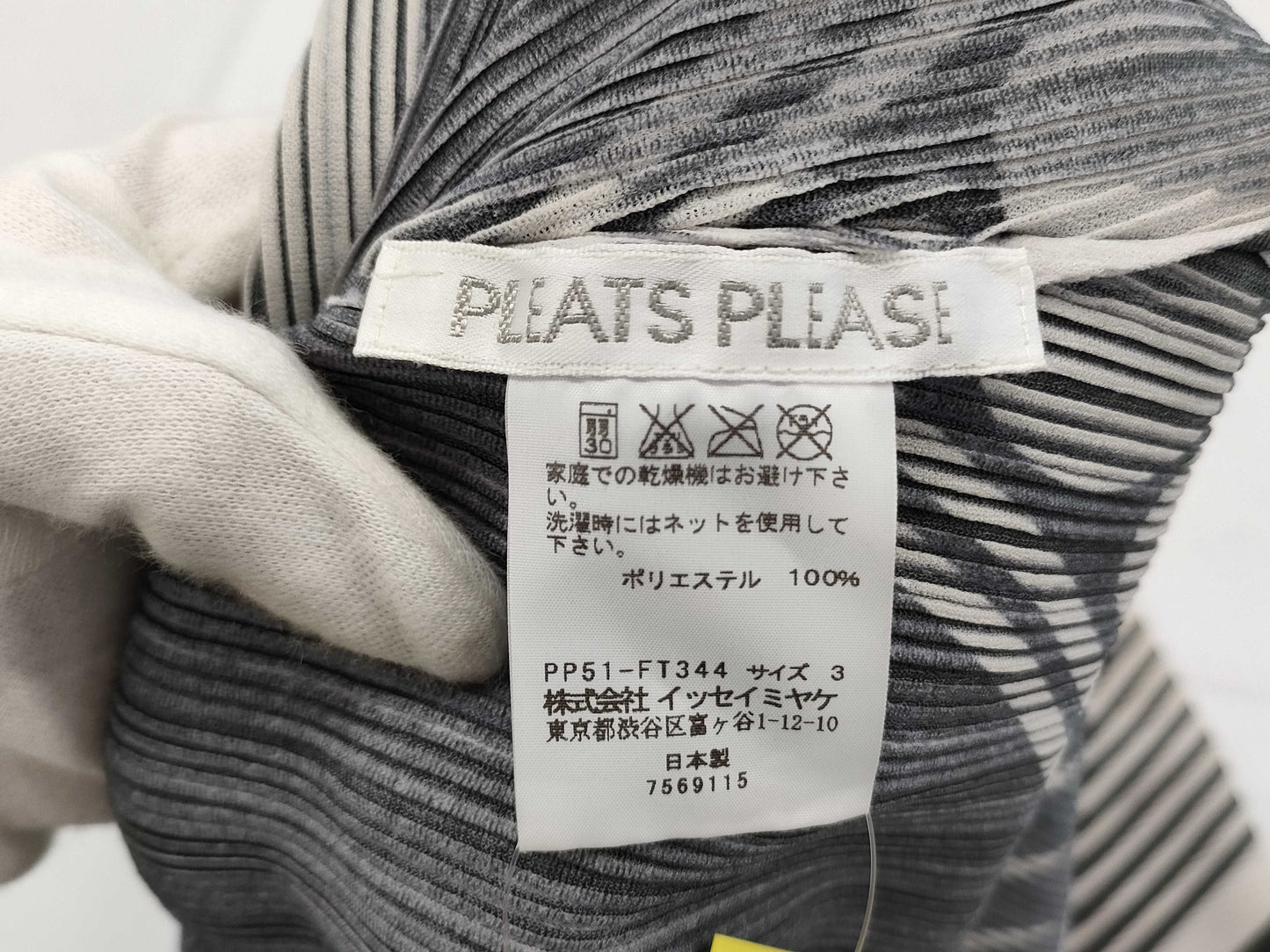 ISSEY MIYAKE Pleats Please Tops White/Black Tops